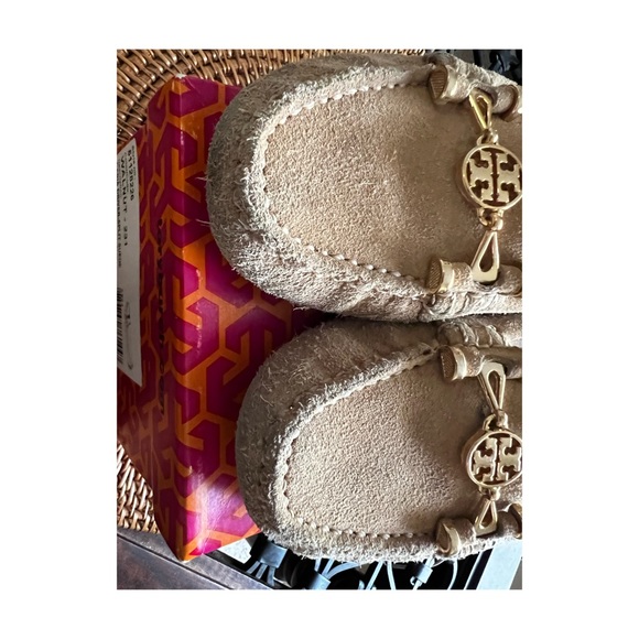 Used Tory Burch Loafers Daria Driver - Split Suede Walnut size 6.5 - Picture 4 of 8